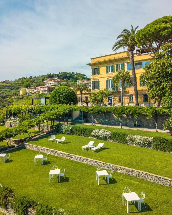 Villa Riviera Resort Lavagna Bagian luar foto